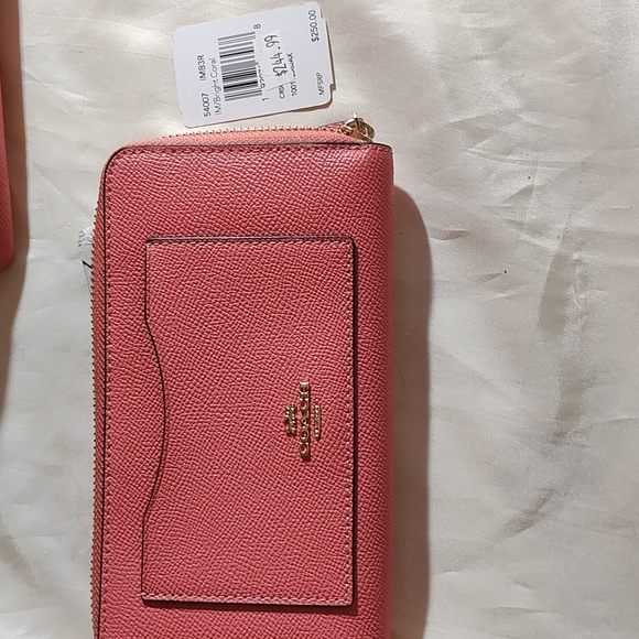 Set of coach wallet n tote light pink 🩷 - Picture 2 of 4